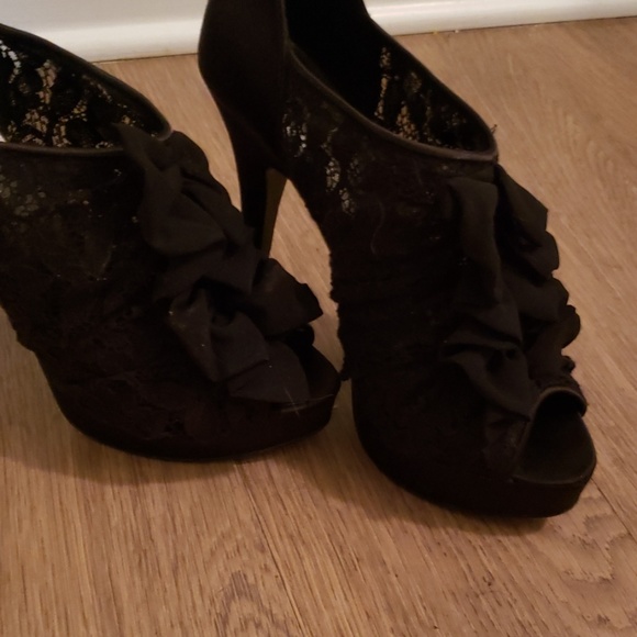 Kardashian Kollection Pumps! - Picture 5 of 5